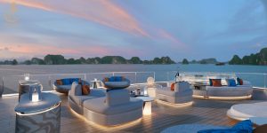 The highest observation space offering panoramic views and quiet scenic appreciation