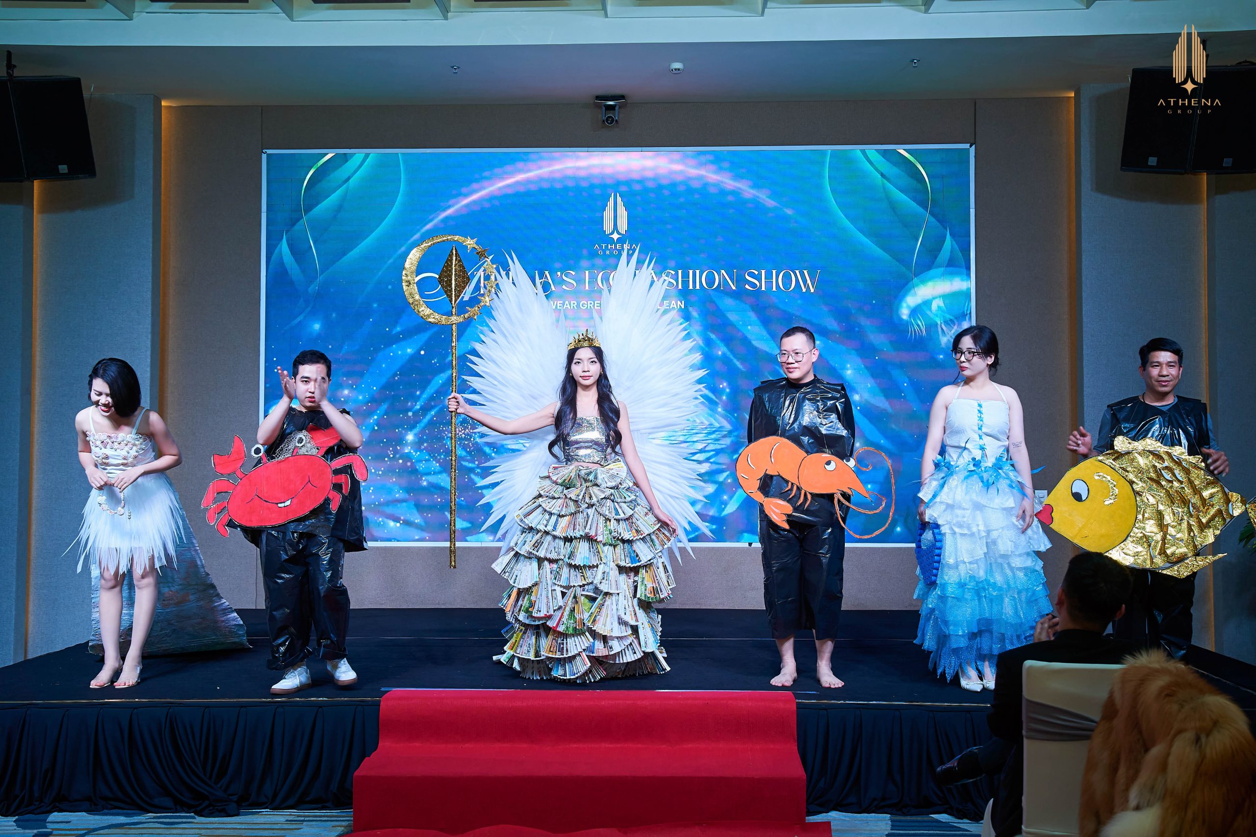 由雅典娜员工设计的创意服装