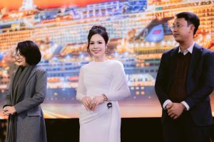 Chủ tịch Athena Group - Vũ Hoàng Yến nhận giải